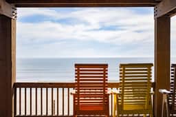 Beachfront, Huge Deck and Private Heated Pool