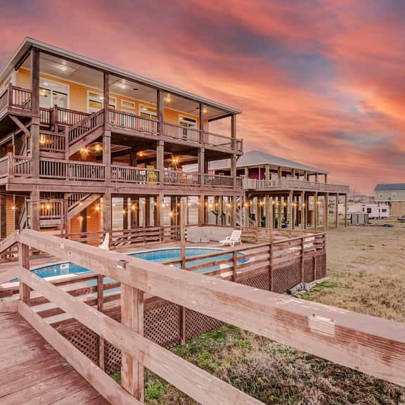 Everything's Bigger in Texas! (Crystal Beach, TX) - Image 1
