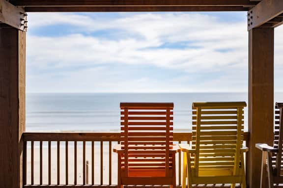 Beachfront, Huge Deck and Private Heated Pool